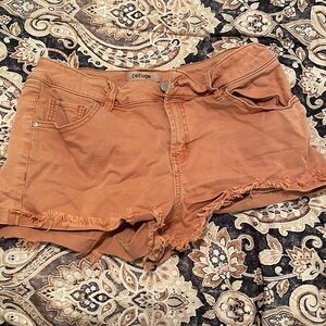 Refuge shorts 6
